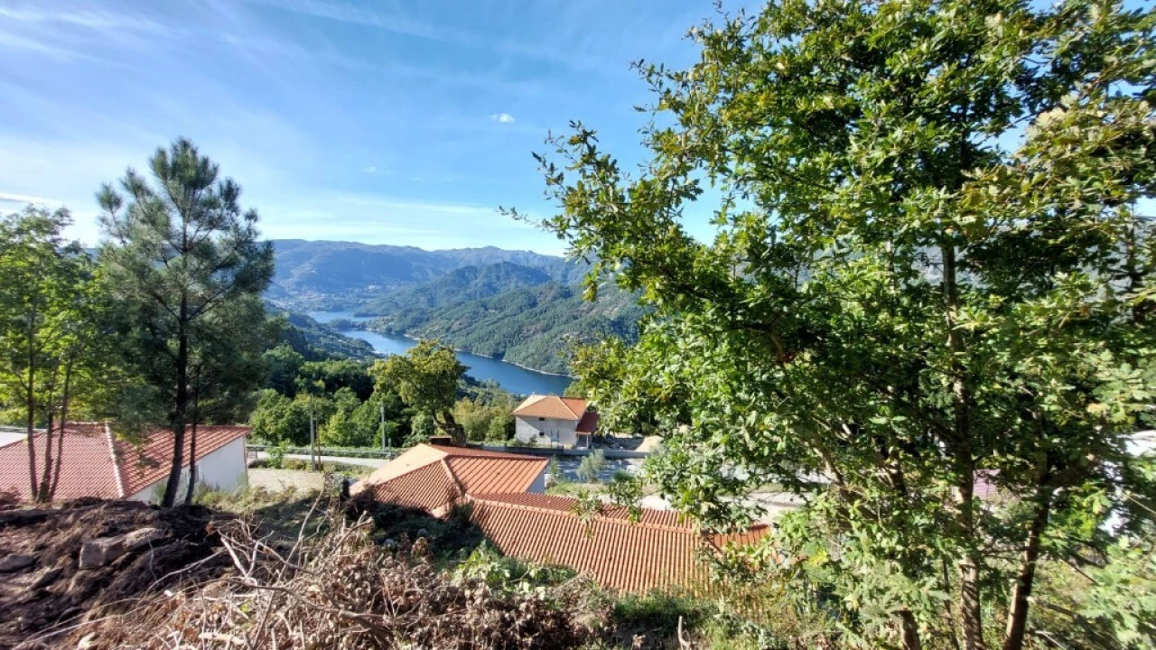 Terreno para Venda em Louredo Foto 13