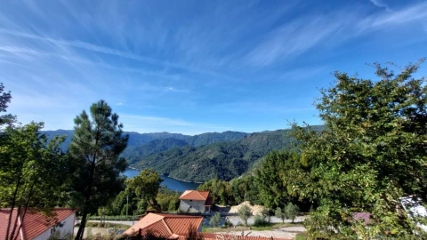 Terreno para Venda em Louredo