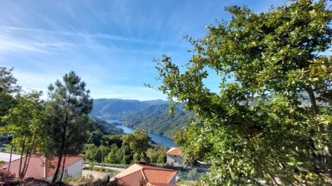 Terreno para Venda em Louredo