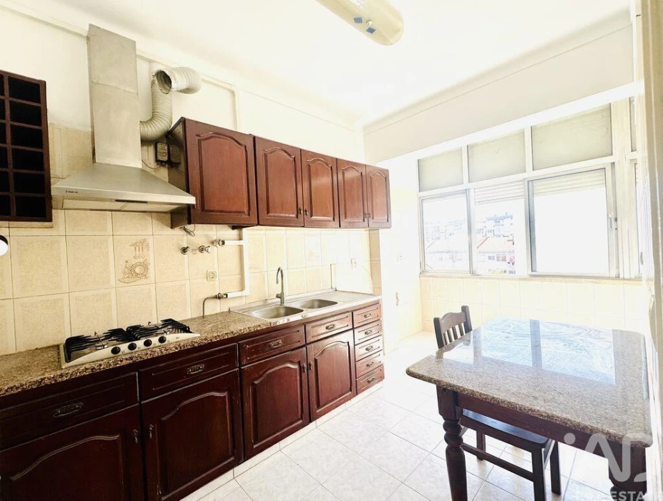 Apartamento T2 para Venda em Almada, Cova da Piedade, Pragal e Cacilhas Foto 1