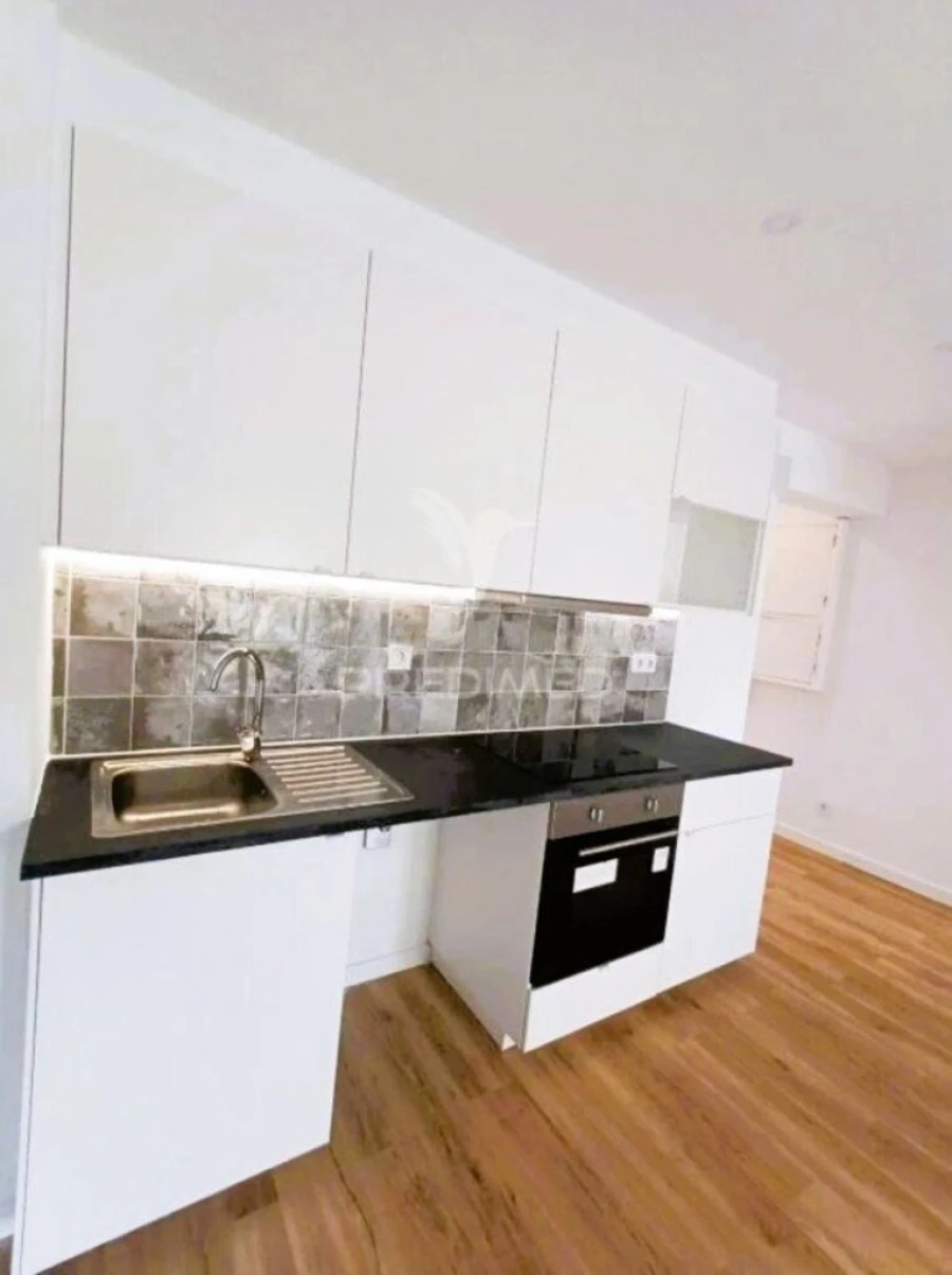 Apartamento T2 para Venda em Odivelas Foto 2