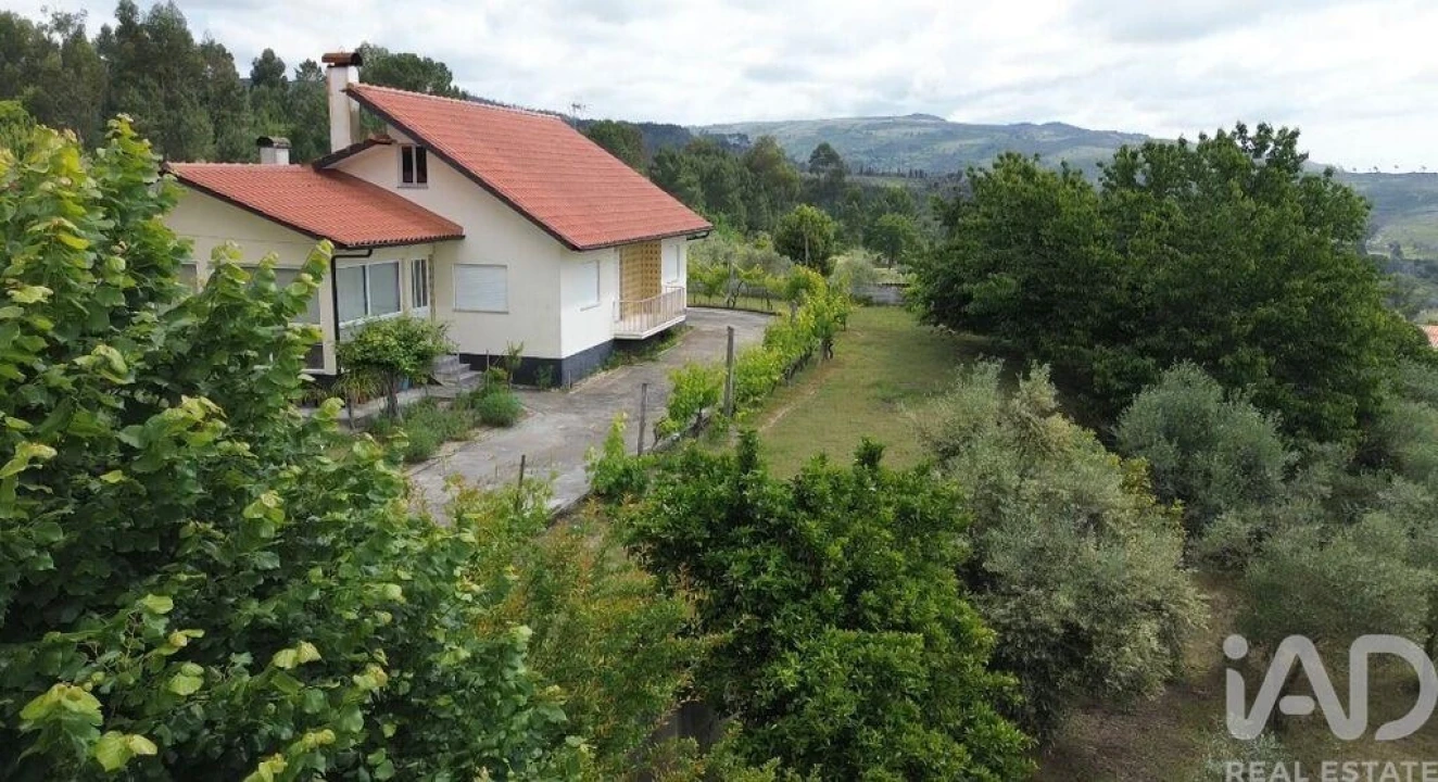 Moradia T2 para Venda em Santiago de Cassurrães e Póvoa de Cervães Foto 17
