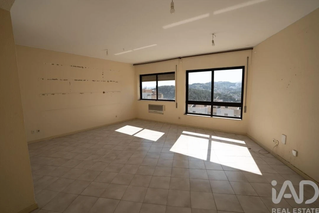 Apartamento T2 para Venda em Pena, Quintã e Vila Cova Foto 3