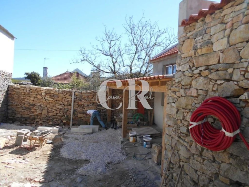 Moradia T2 para Venda em Nossa Senhora do Pranto Foto 9