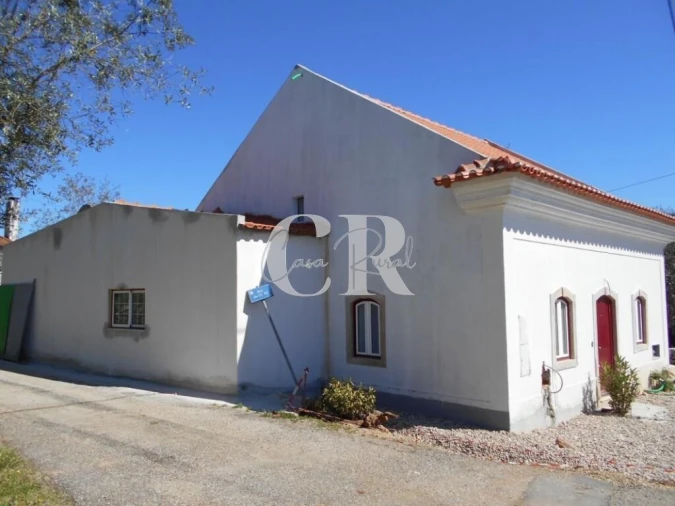 Moradia T2 para Venda em Nossa Senhora do Pranto Foto 2