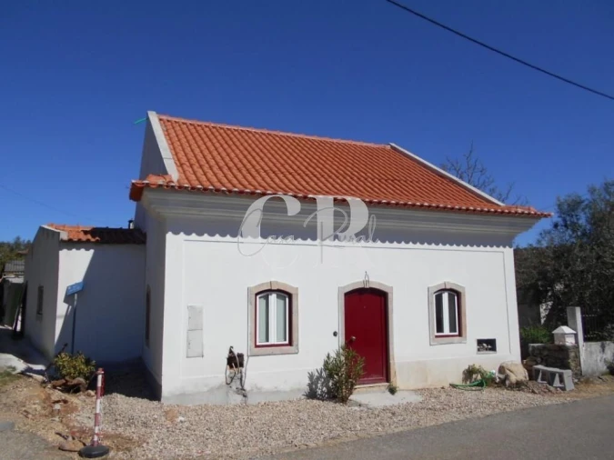 Moradia T2 para Venda em Nossa Senhora do Pranto Foto 3