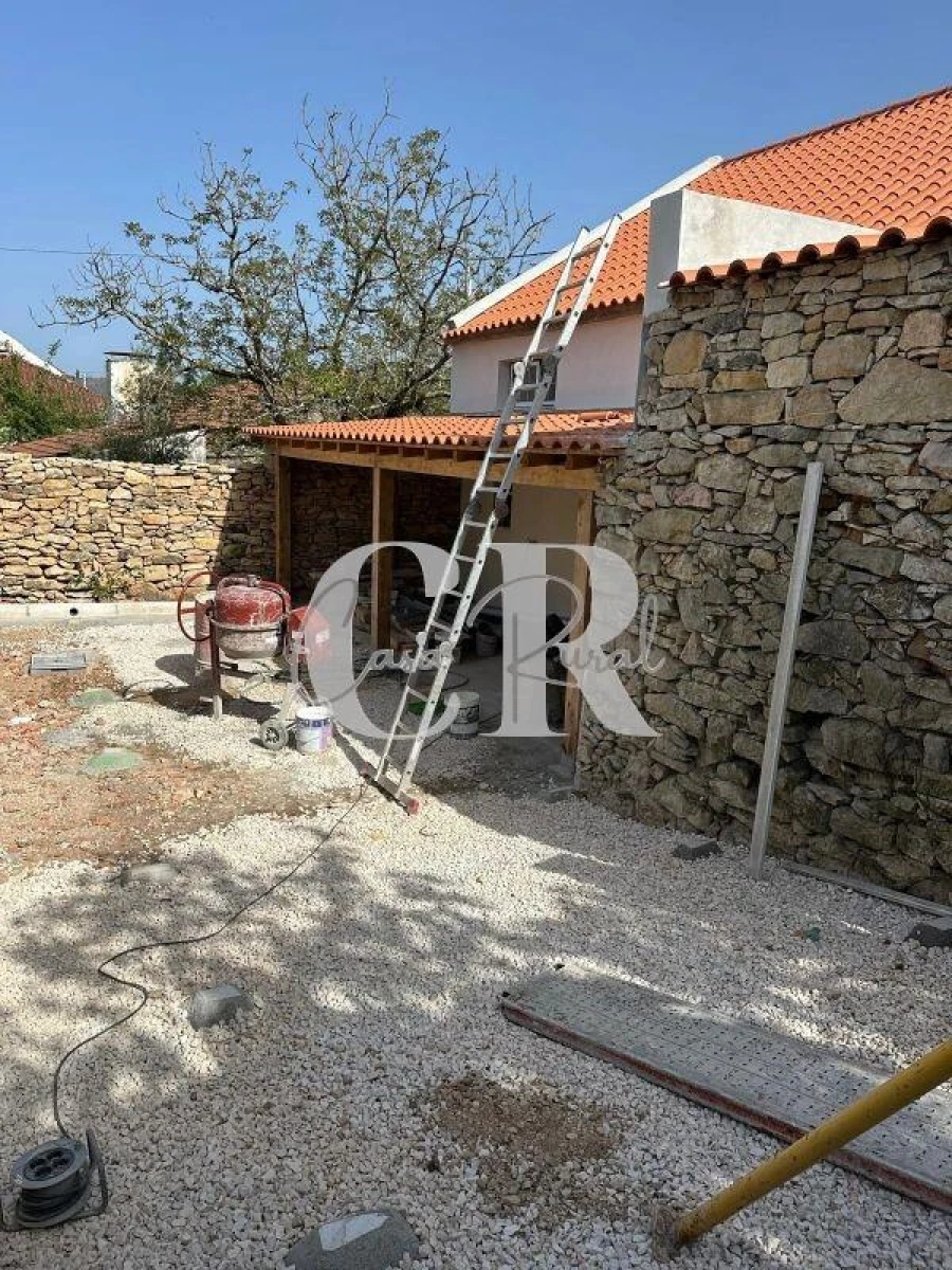 Moradia T2 para Venda em Nossa Senhora do Pranto Foto 9