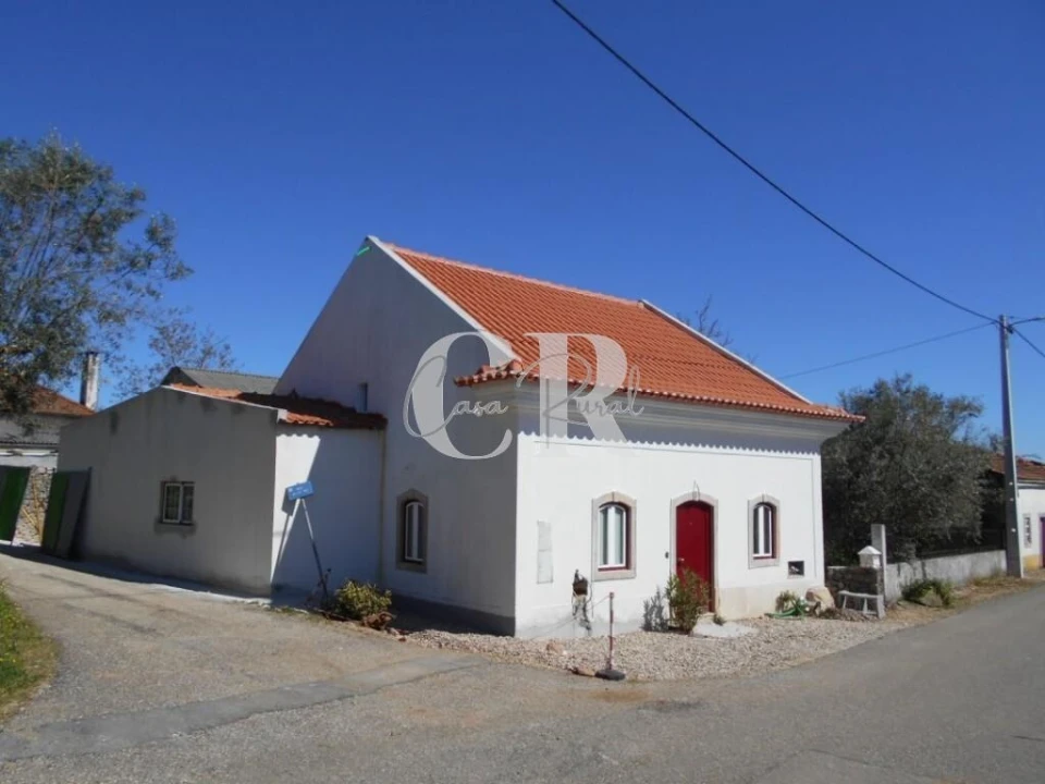 Moradia T2 para Venda em Nossa Senhora do Pranto Foto 1