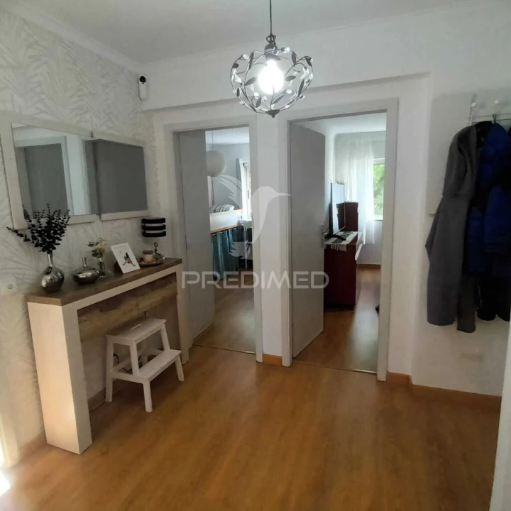 Apartamento T2 para Venda em Laranjeiro e Feijó Foto 1