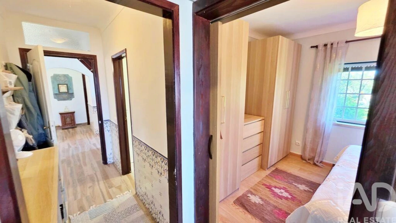 Moradia T6 para Venda em Usseira Foto 21