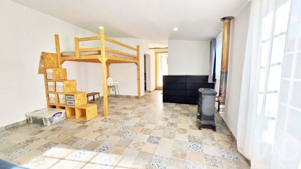 Moradia T6 para Venda em Usseira Foto 30