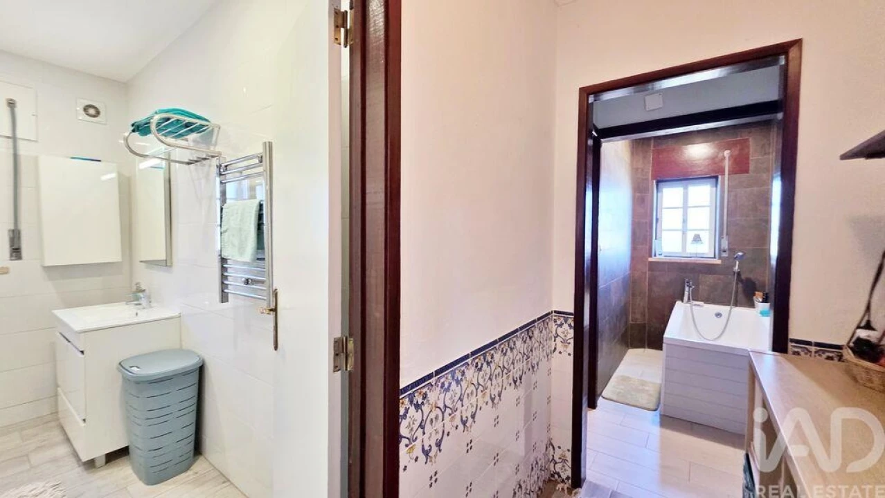 Moradia T6 para Venda em Usseira Foto 19