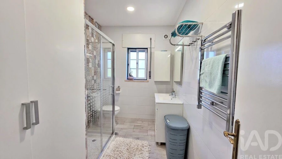 Moradia T6 para Venda em Usseira Foto 18