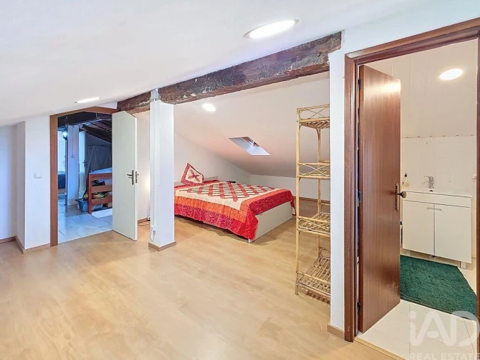 Moradia T6 para Venda em Usseira Foto 27