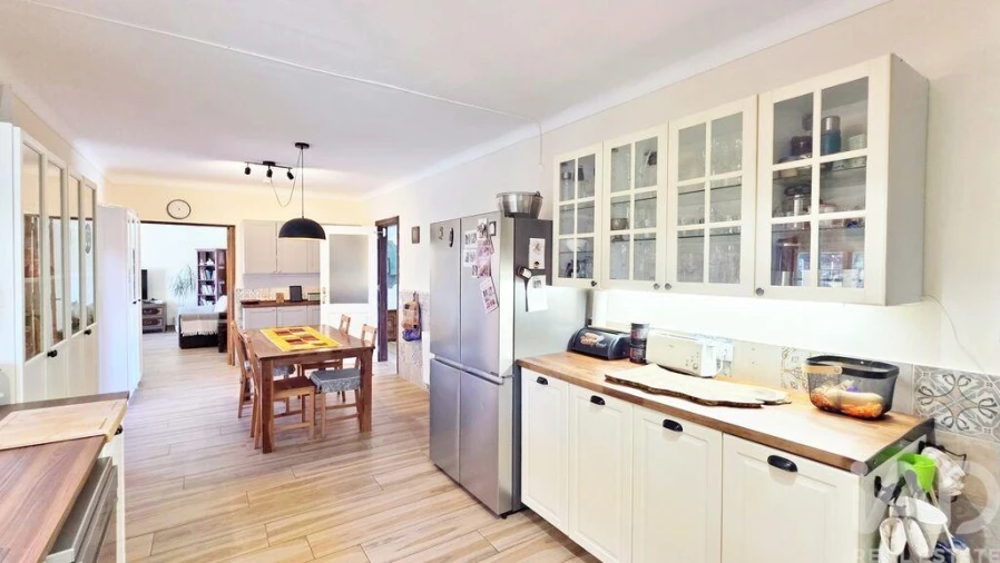 Moradia T6 para Venda em Usseira Foto 10