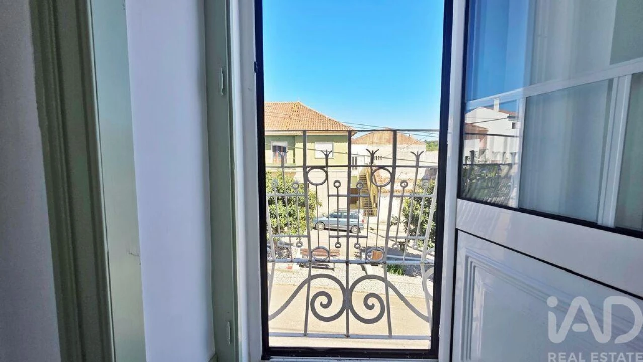 Moradia T4 para Venda em Vermelha Foto 23