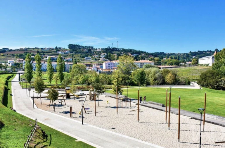 Prédio para Venda em Aljubarrota Foto 31