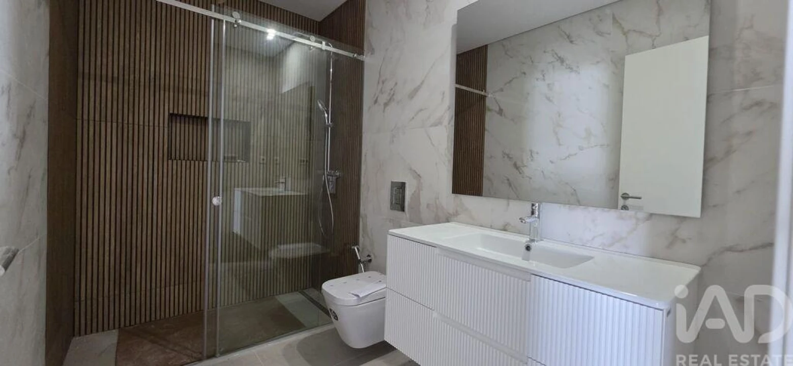 Apartamento T2 para Venda em Quarteira Foto 4