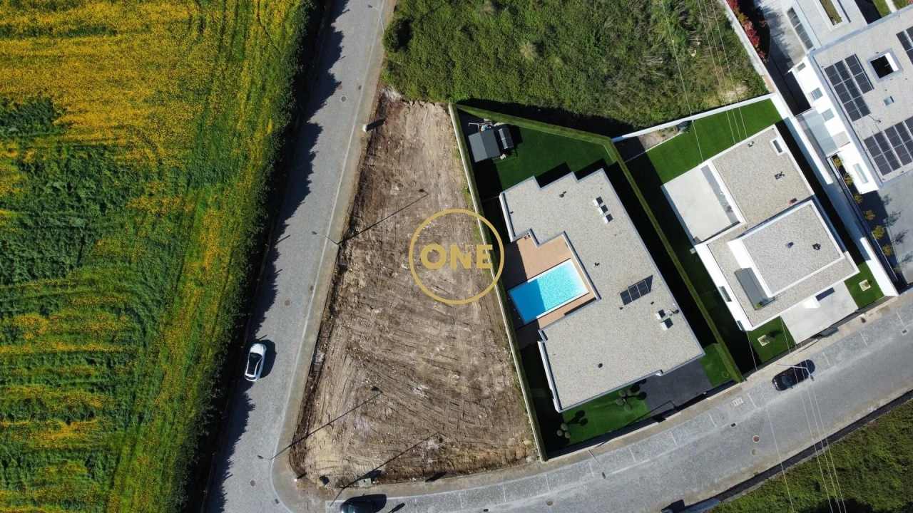 Terreno para Venda em Póvoa de Varzim, Beiriz e Argivai Foto 2