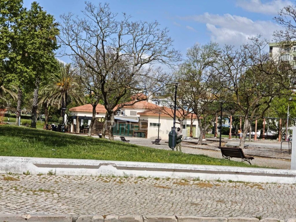 Apartamento T2 para Venda em Amora Foto 18