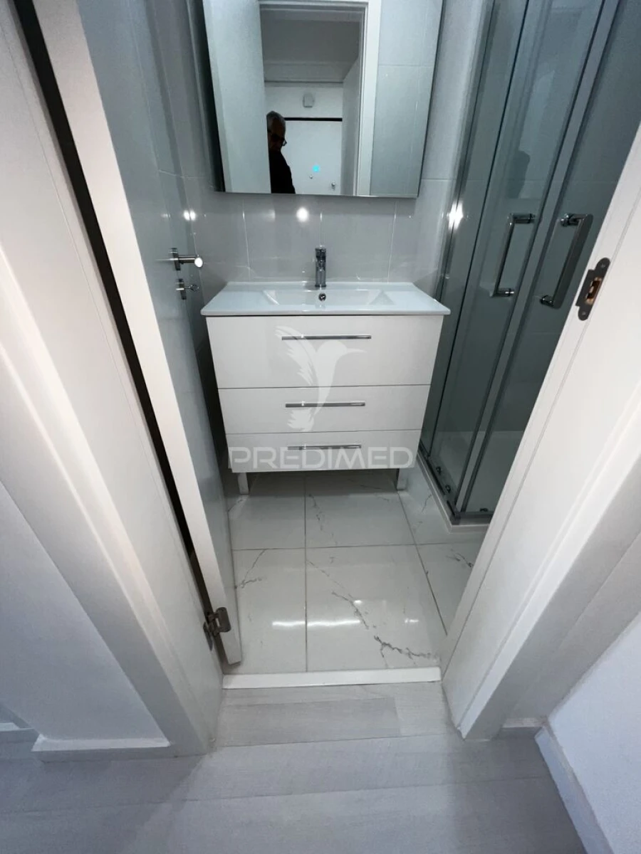 Apartamento T2 para Venda em Amora Foto 9