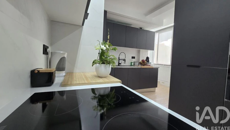 Apartamento T2 para Venda em Alfragide Foto 9
