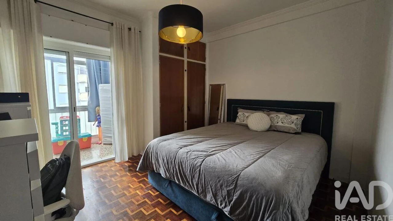 Apartamento T2 para Venda em Alfragide Foto 2