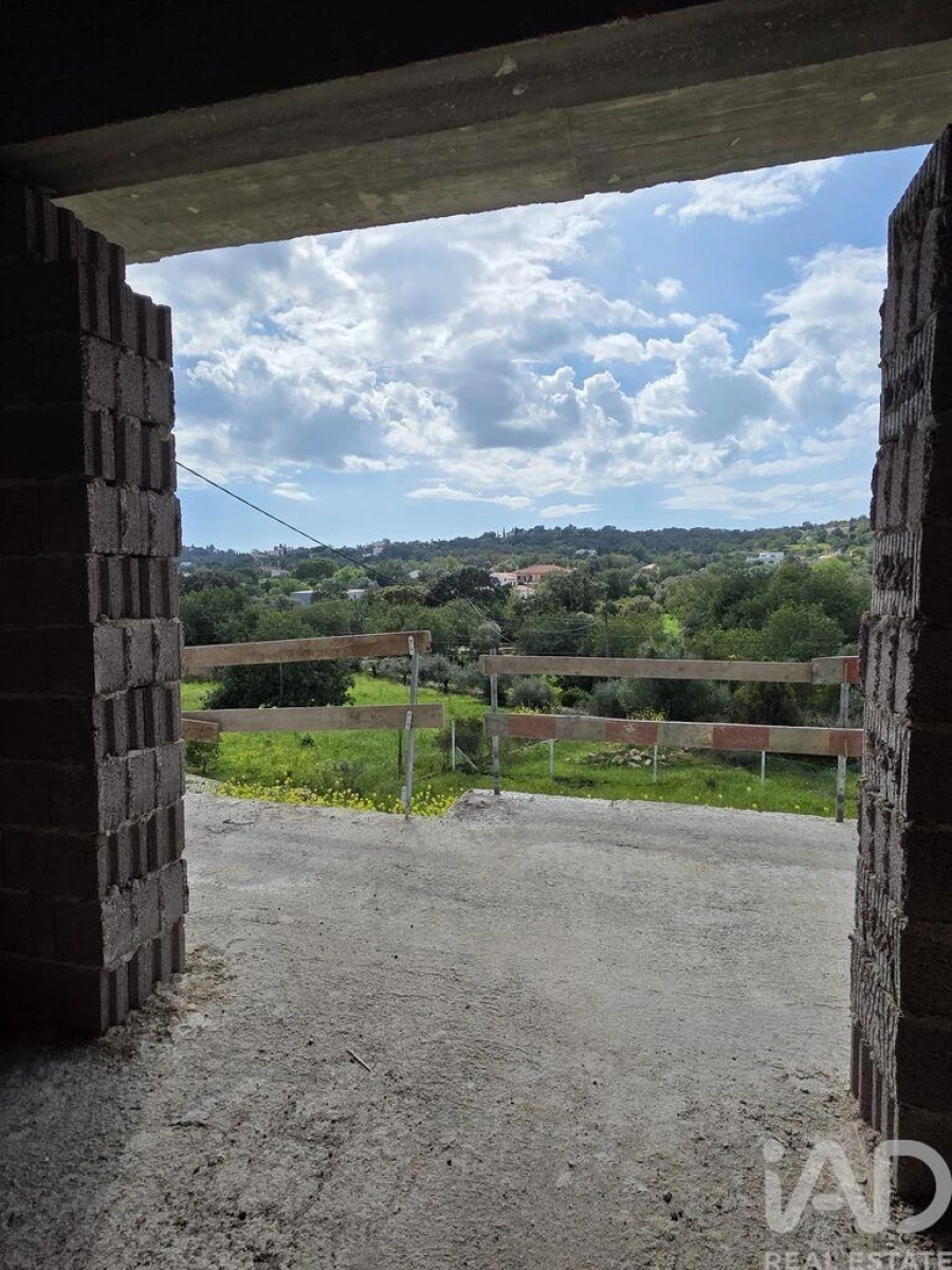 Moradia T4 para Venda em Santa Barbara de Nexe Foto 15