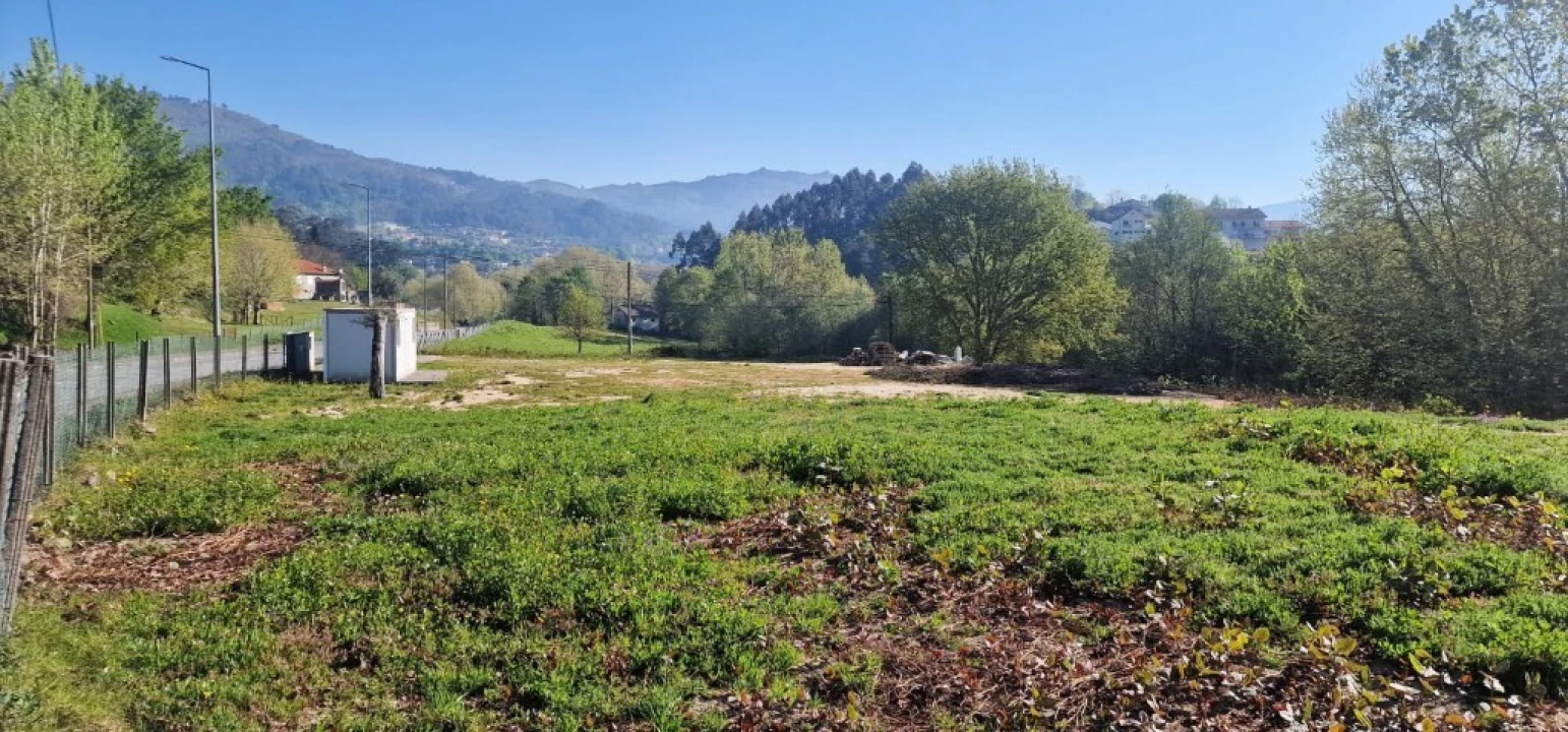 Terreno para Venda em Eira Vedra Foto 1