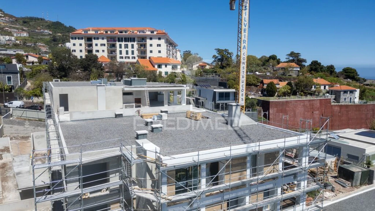 Apartamento T2 para Venda em Caniço Foto 17