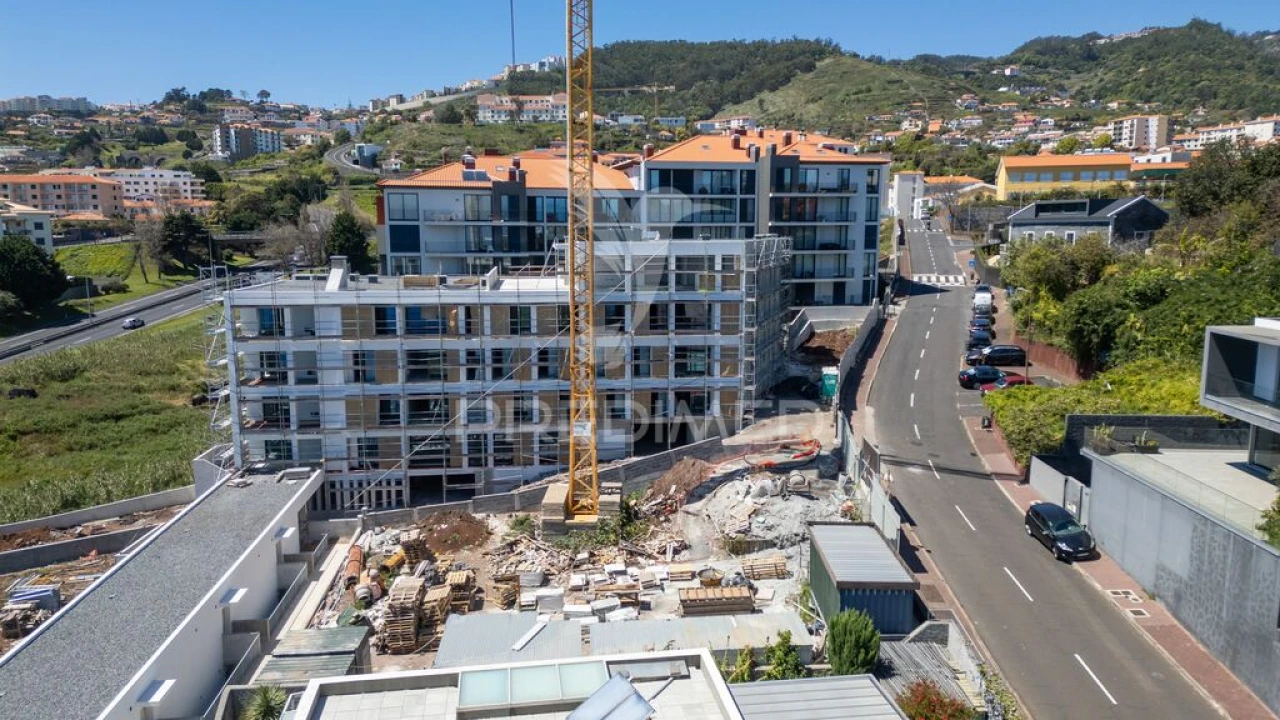 Apartamento T2 para Venda em Caniço Foto 1