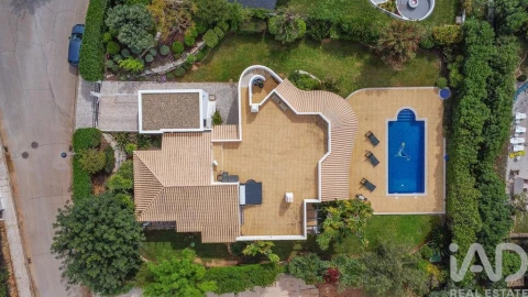 Moradia T4 para Venda em Albufeira e Olhos de Água
