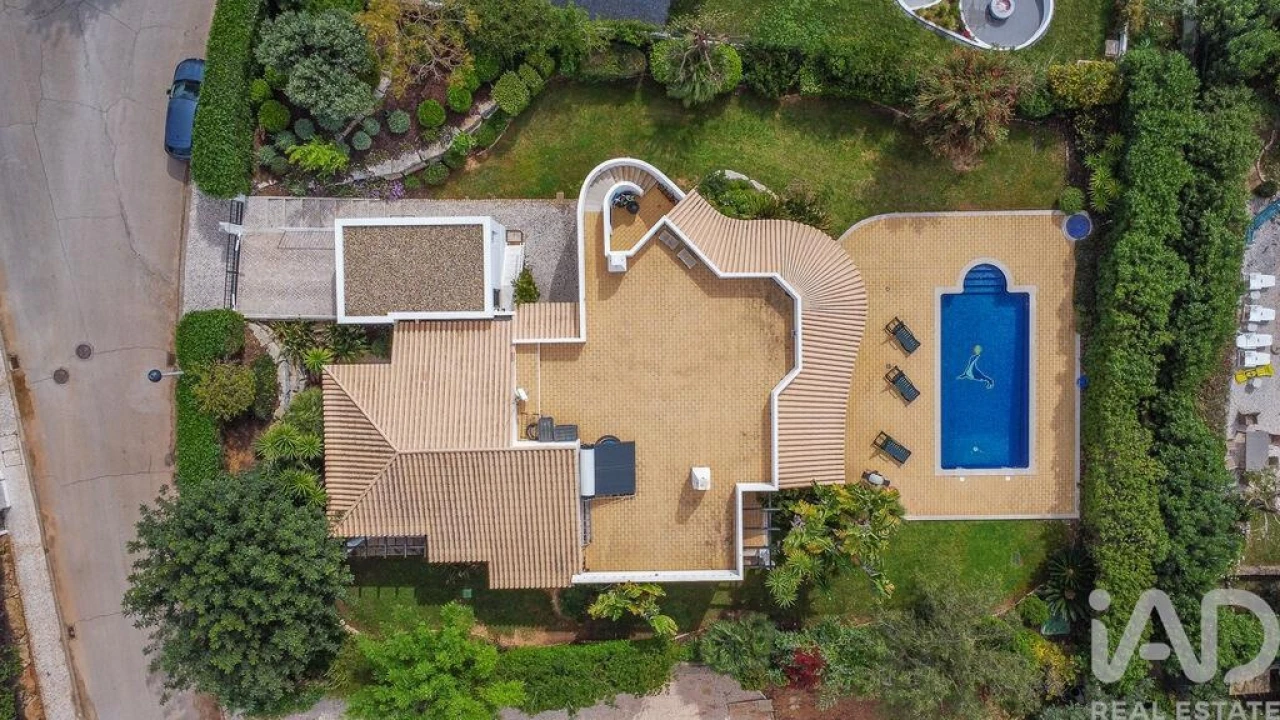 Moradia T4 para Venda em Albufeira e Olhos de Água Foto 13
