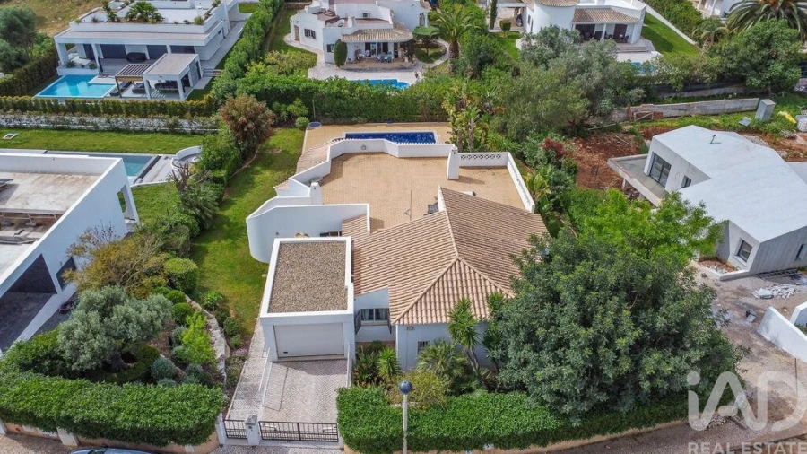 Moradia T4 para Venda em Albufeira e Olhos de Água Foto 10