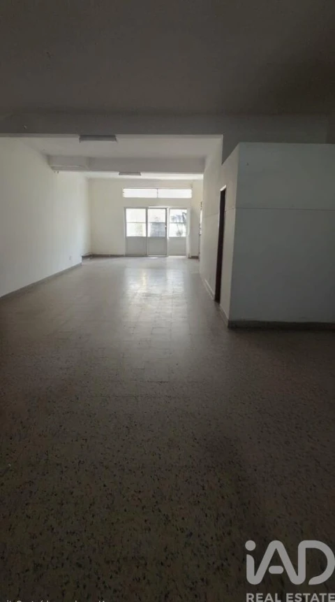 Loja para Venda em Faro (Sé e São Pedro)