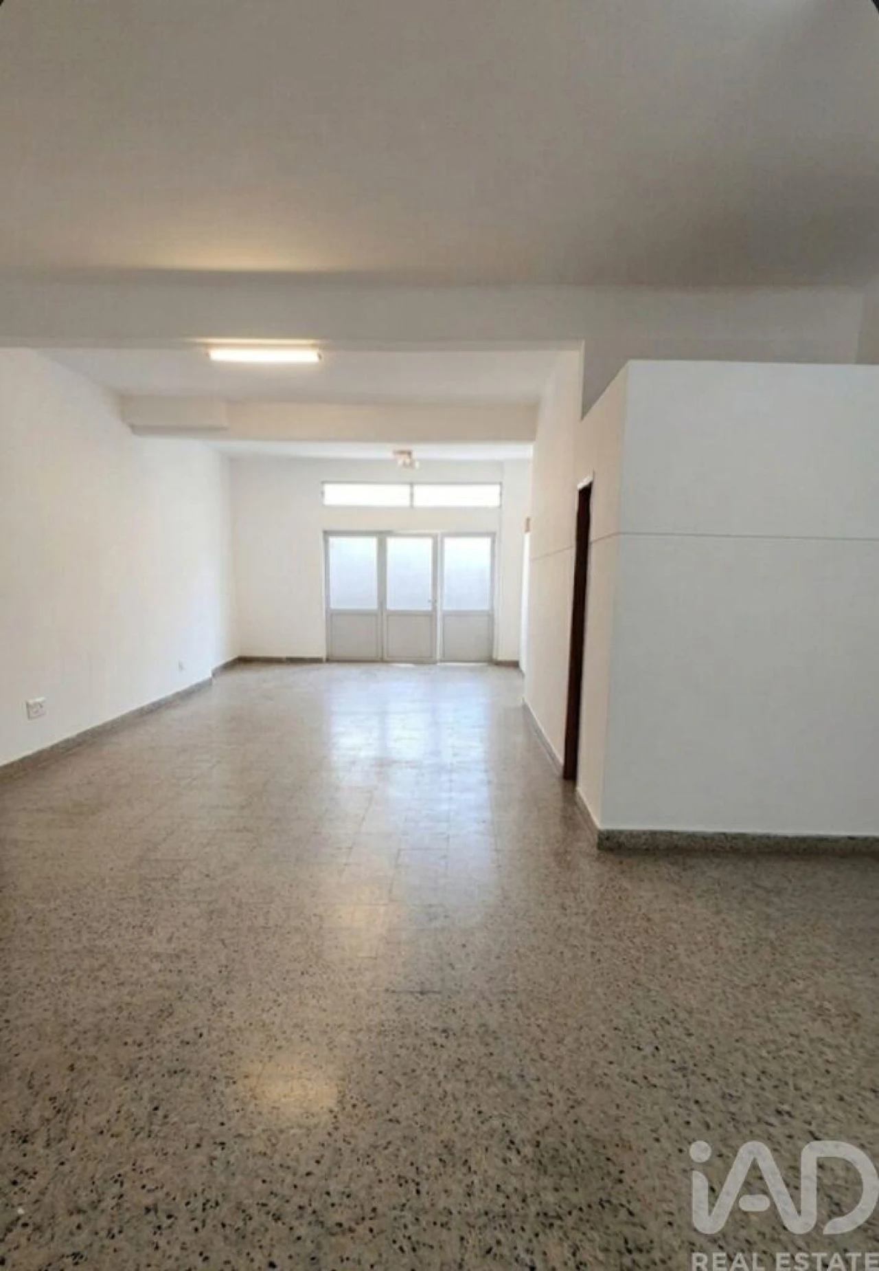 Loja para Venda em Faro (Sé e São Pedro) Foto 1