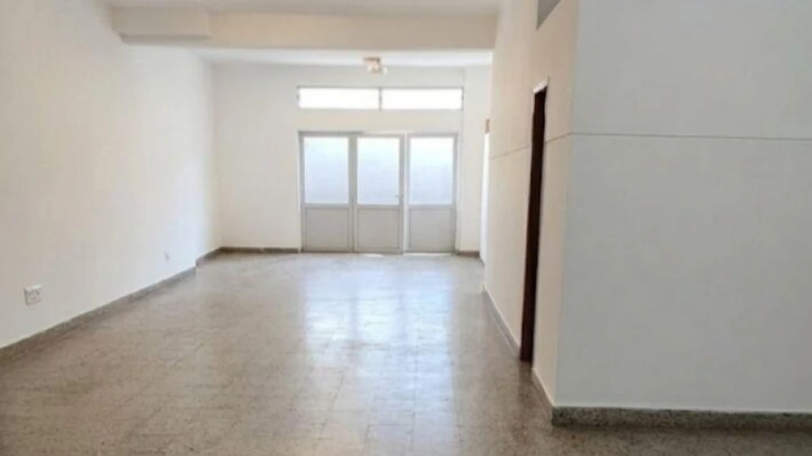 Loja para Venda em Faro (Sé e São Pedro)