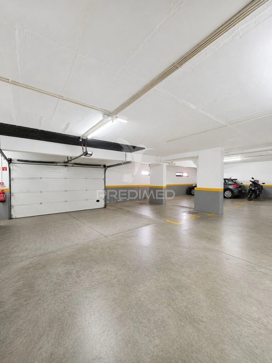 Apartamento T1 para Venda em São Martinho Foto 17