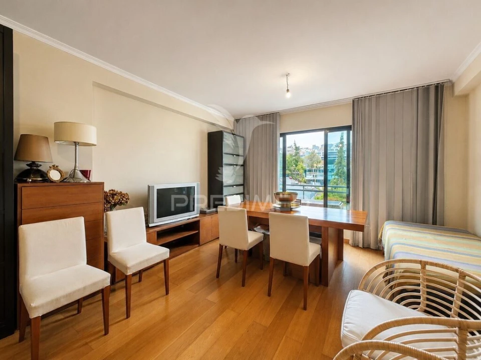 Apartamento T1 para Venda em São Martinho Foto 1