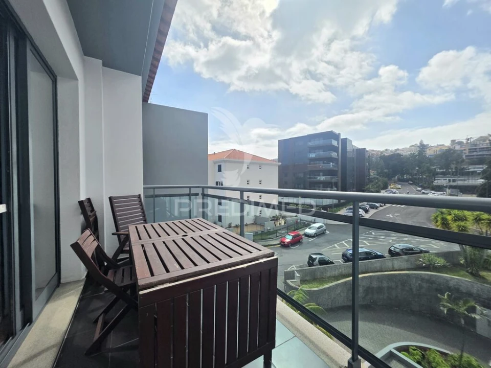 Apartamento T1 para Venda em São Martinho Foto 1