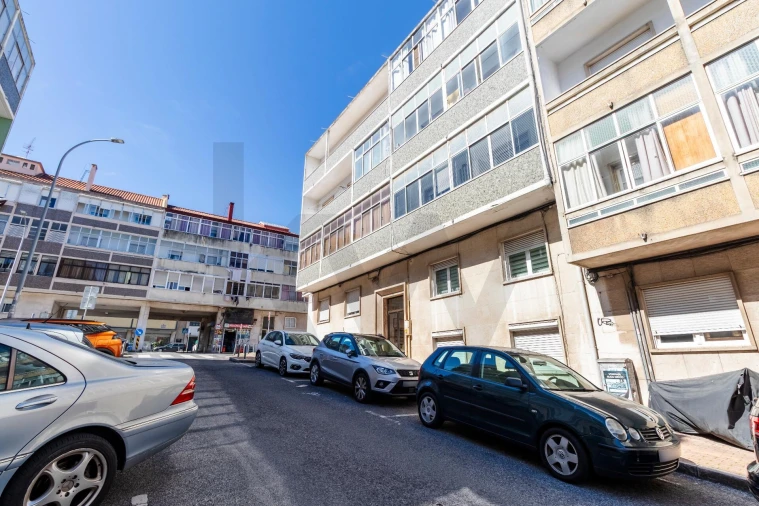 Apartamento T1 para Venda em Alfragide Foto 38