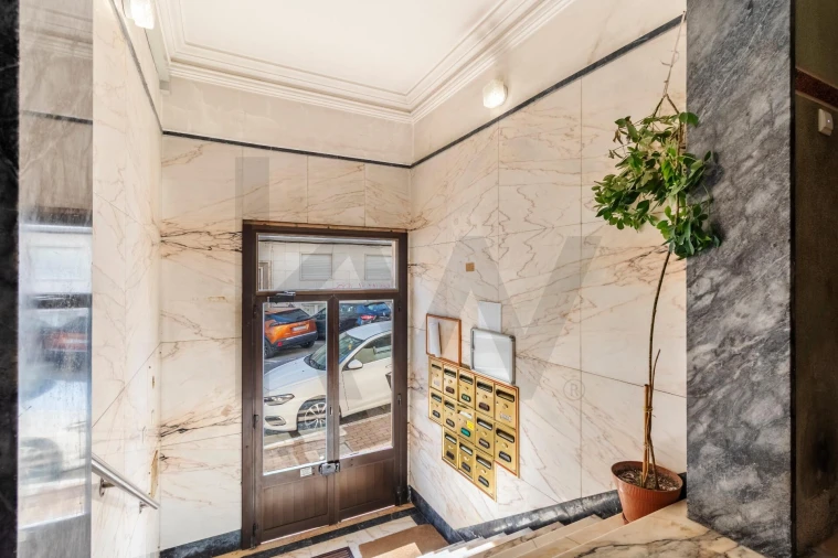 Apartamento T1 para Venda em Alfragide Foto 34