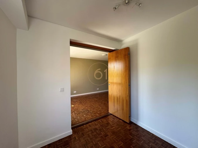 Apartamento T3 para Venda em Aldoar, Foz do Douro e Nevogilde Foto 3
