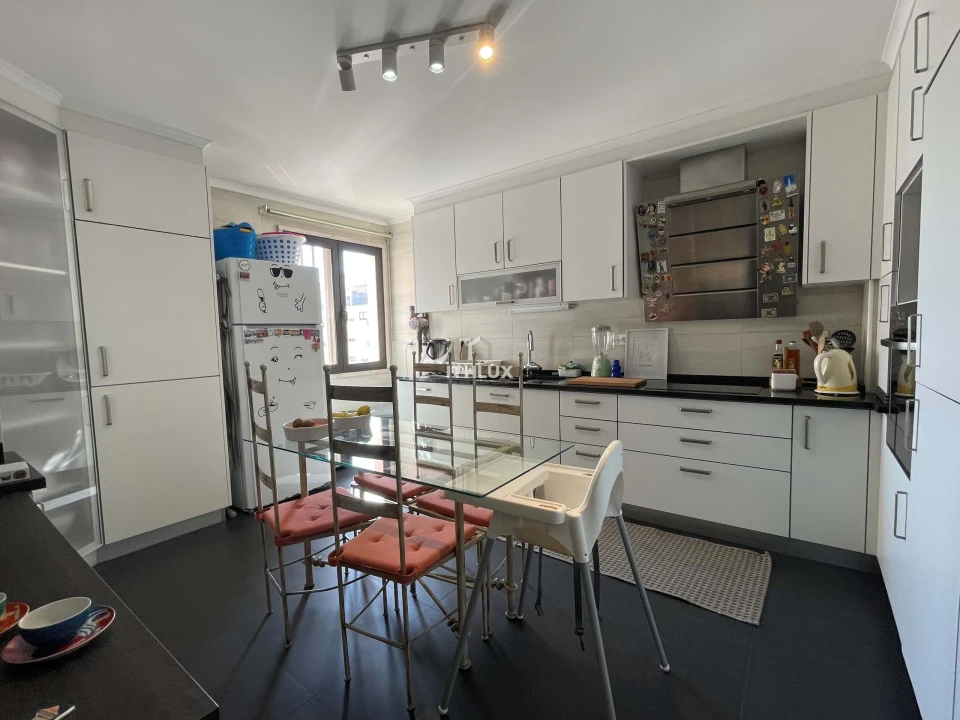 Apartamento T3 para Venda em Algés, Linda-A-Velha e Cruz Quebrada-Dafundo Foto 8