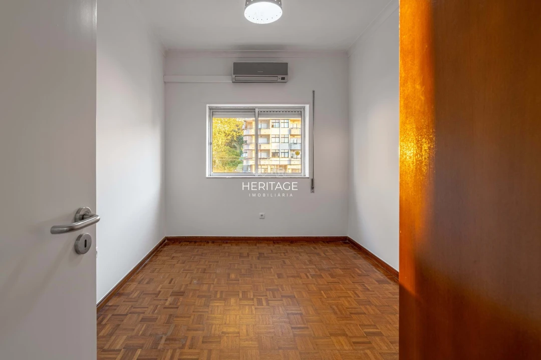 Apartamento T1 para Venda em Darque Foto 10