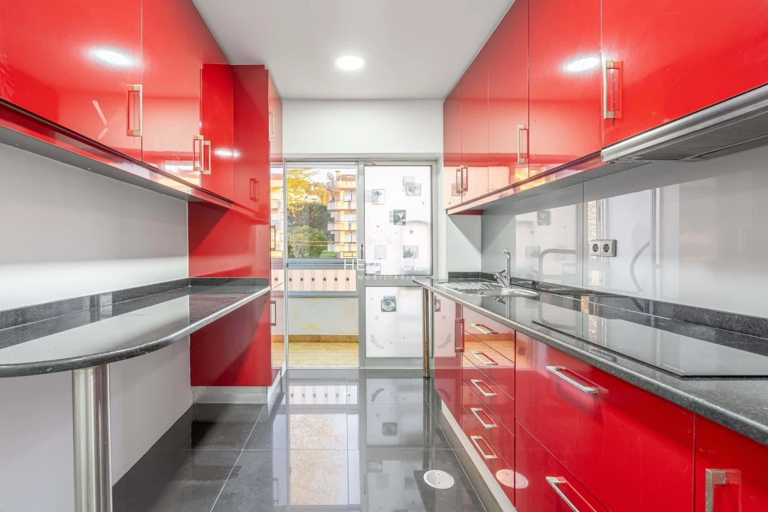 Apartamento T1 para Venda em Darque Foto 4