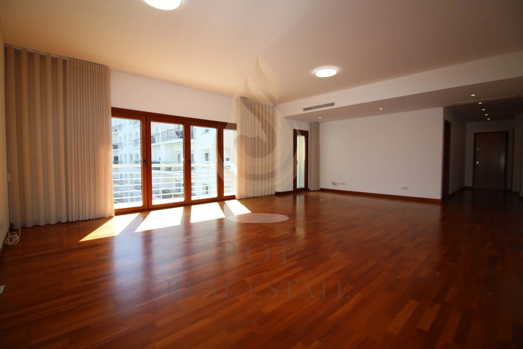 Apartamento T4 para Venda em Loule (São Sebastião) Foto 1