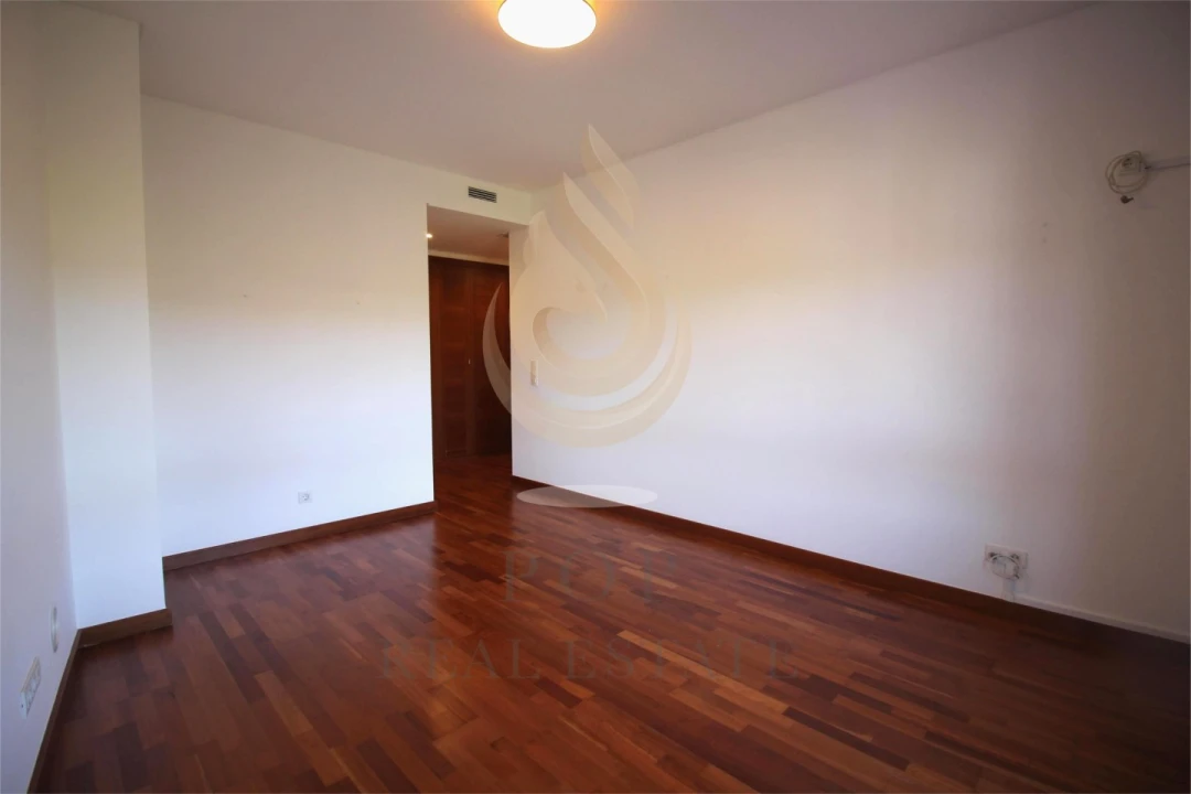 Apartamento T4 para Venda em Loule (São Sebastião) Foto 4