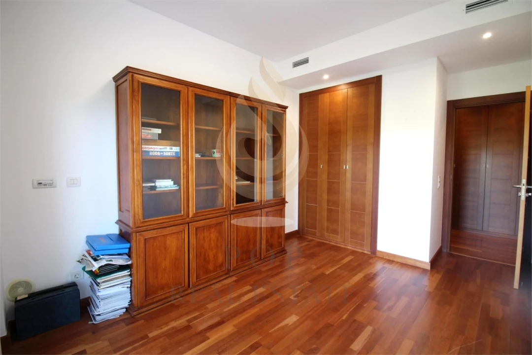 Apartamento T4 para Venda em Loule (São Sebastião) Foto 5