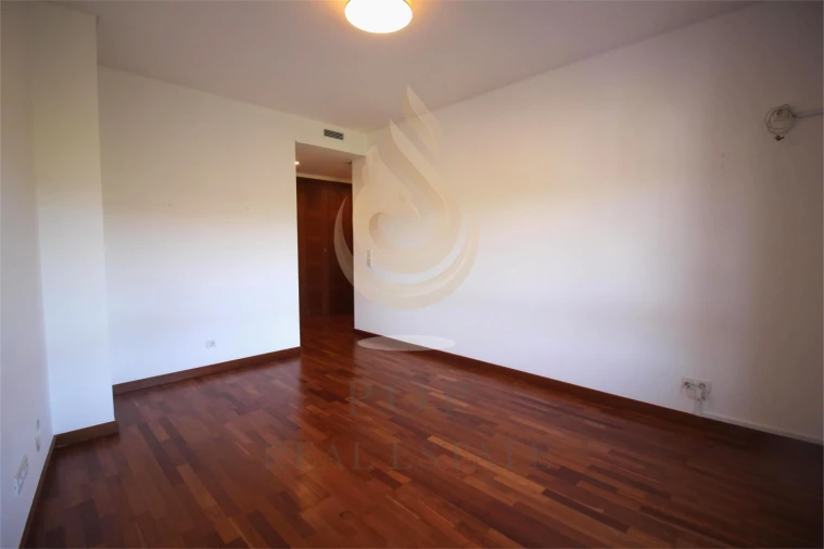 Apartamento T4 para Venda em Loule (São Sebastião) Foto 4